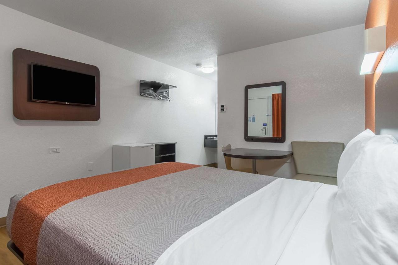 6 Hotel Bakersfield