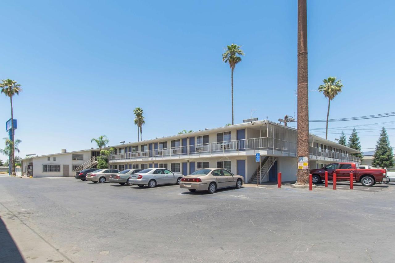 Hotel 6 Bakersfield